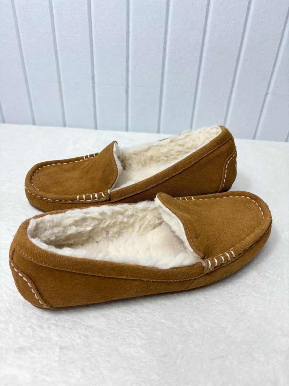 Koolaburra Chestnut Lezly Suede Moccasin Flats with Cream‎ Fur Lining Size 8